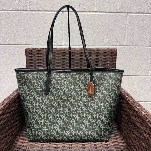 NWT Coach CF342 City Tote with Monogram Print in Canvas - Picture 1 of 6